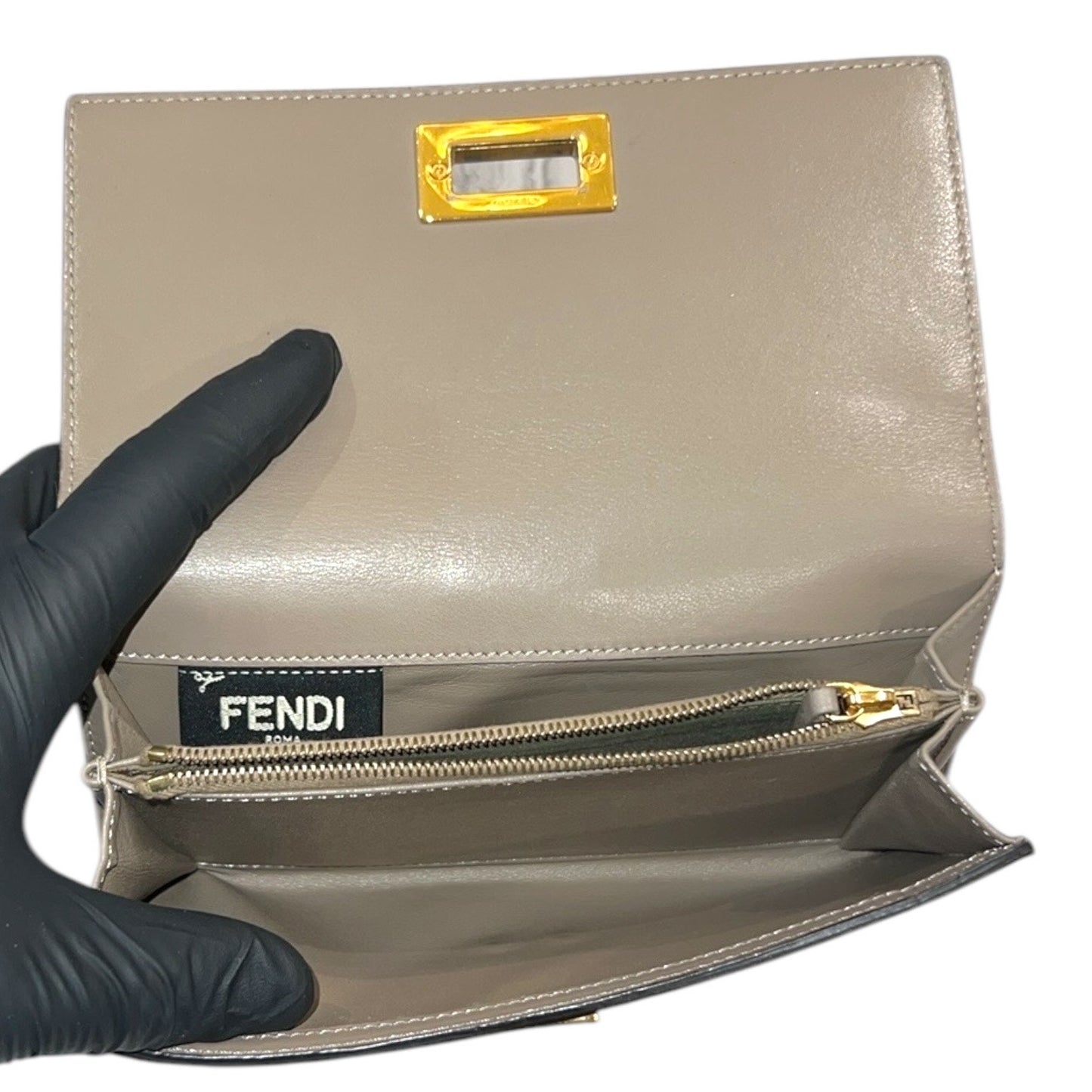 Fendi Beige AUTHENTIC Peekaboo Continental Italian Leather Women’s Wallet GUC