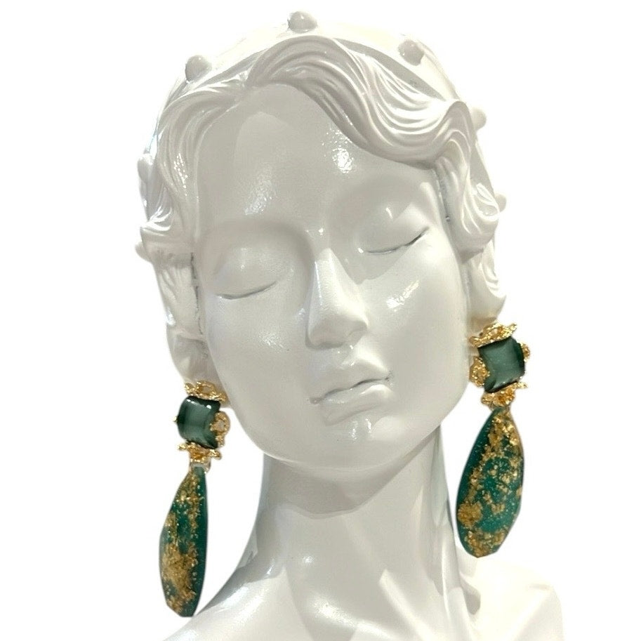 Chic Luxurious Elegant Green/Gold Resin Women’s Earrings NWT