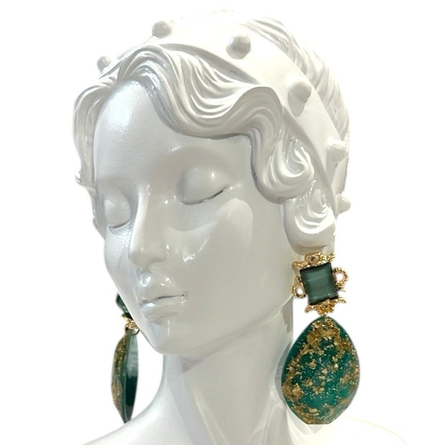 Chic Luxurious Elegant Green/Gold Resin Women’s Earrings NWT