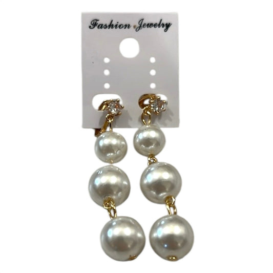 Chic Elegant Gold/White Faux 3 Tier Women’s Faux Pearl Earrings NWT